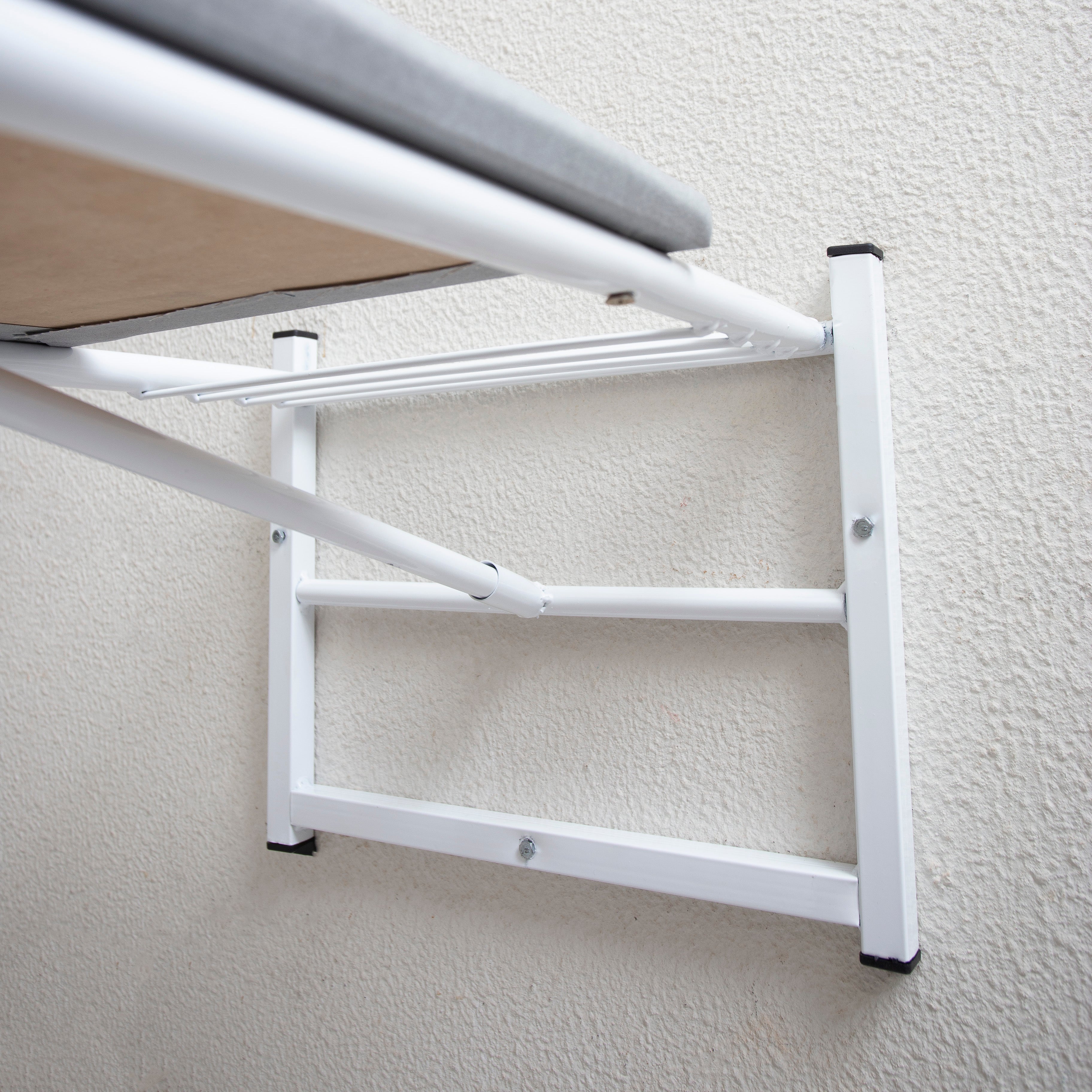 Mesa de Passar Roupas Dobrável de Parede Otimiza Espaço com Suporte Articulado e Estrutura Reforçada Machado
