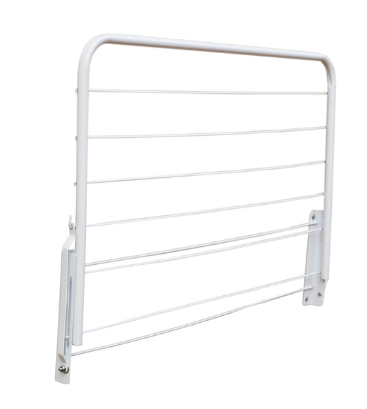 Rack de parede branco com prateleiras horizontais, ideal para organização e decoração moderna em ambientes residenciais.